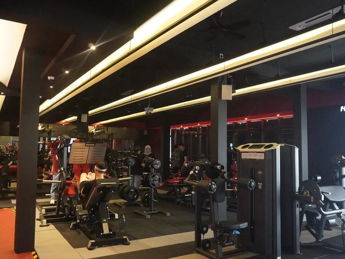 Brand-new strength floor at Level Up Fitness Westfield Points
