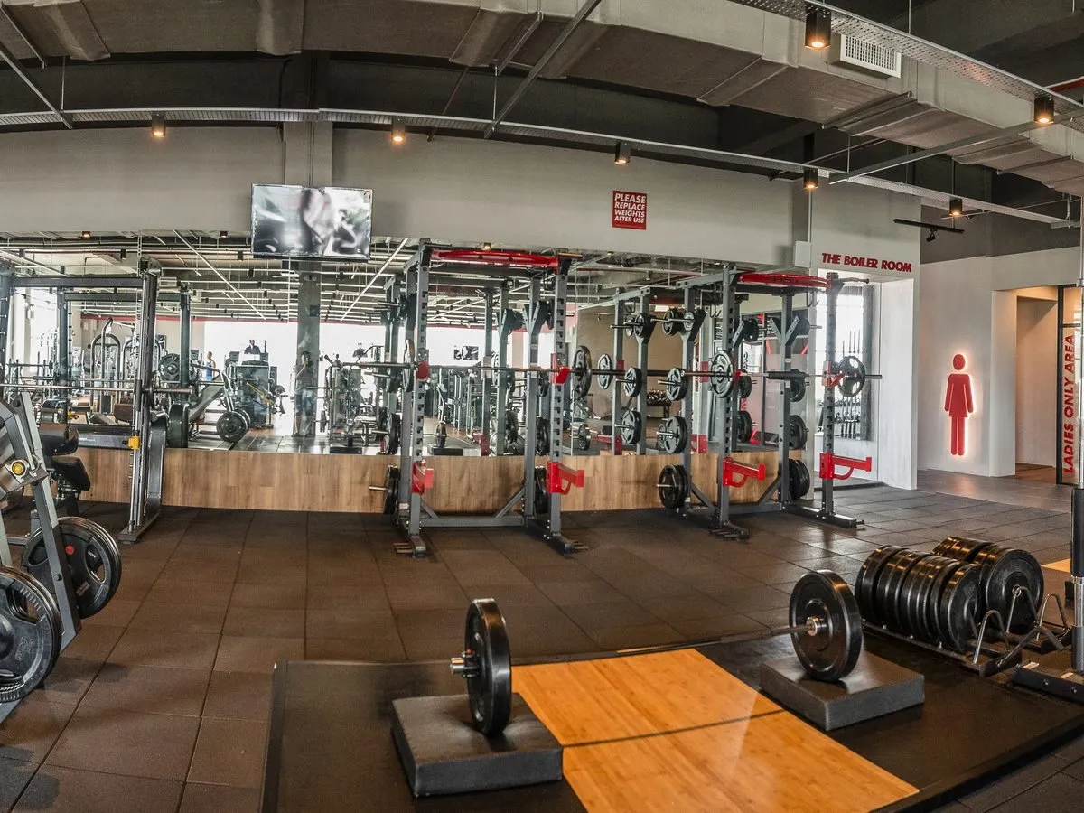 A wide, open floor at Level Up Fitness SkyArena