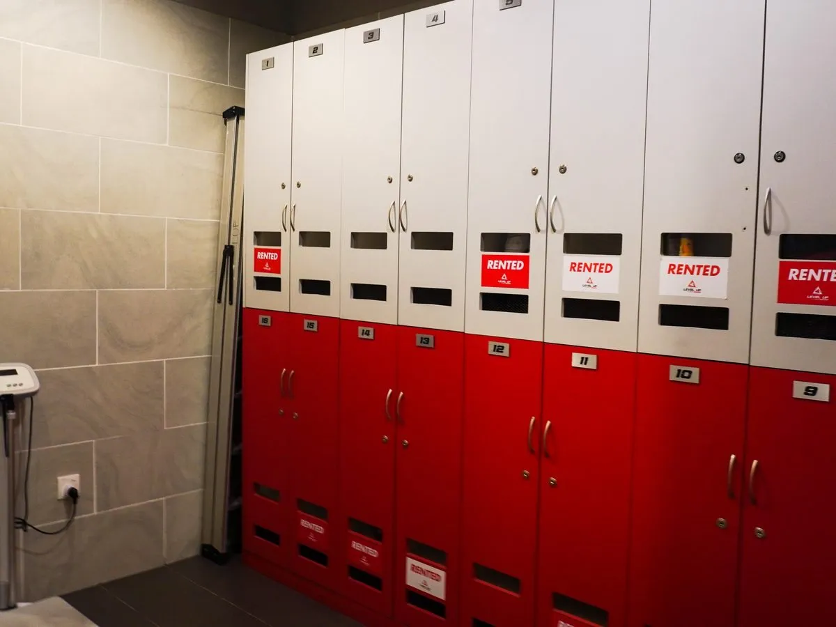Lockers and clean changing rooms at Level Up Fitness Marina Square